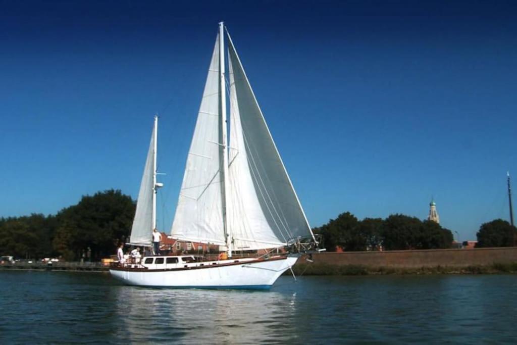 Classic Sailing Ship In Center Of Enkhuizen! المظهر الخارجي الصورة